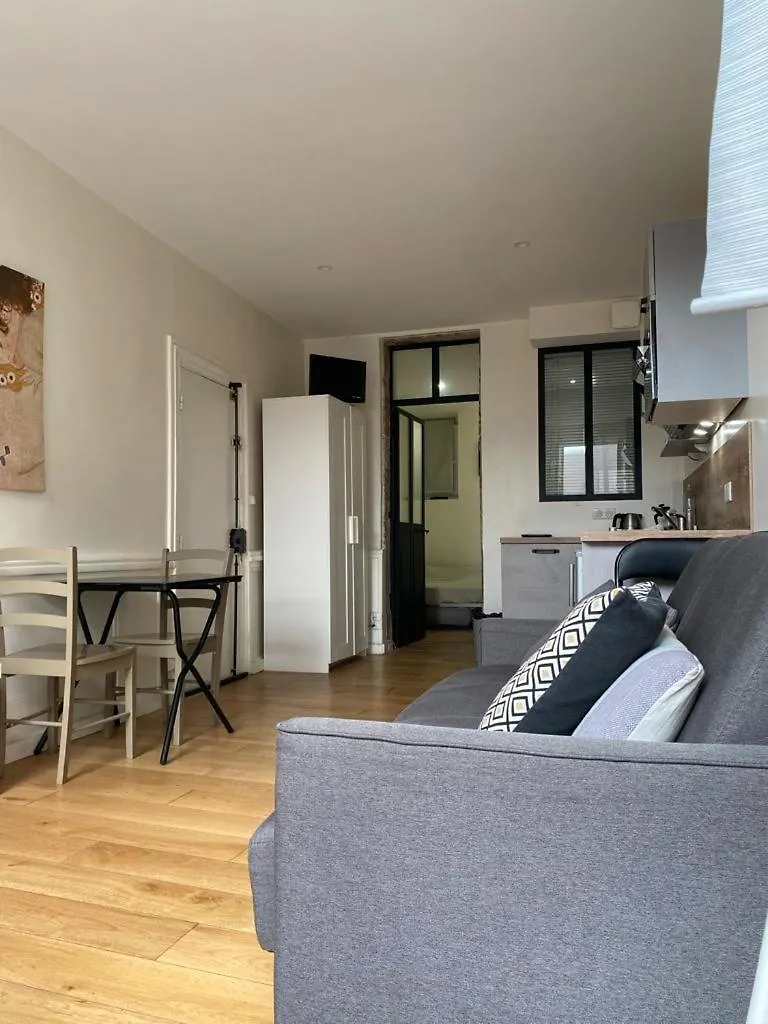 Lyon Standing Historic City Apartment