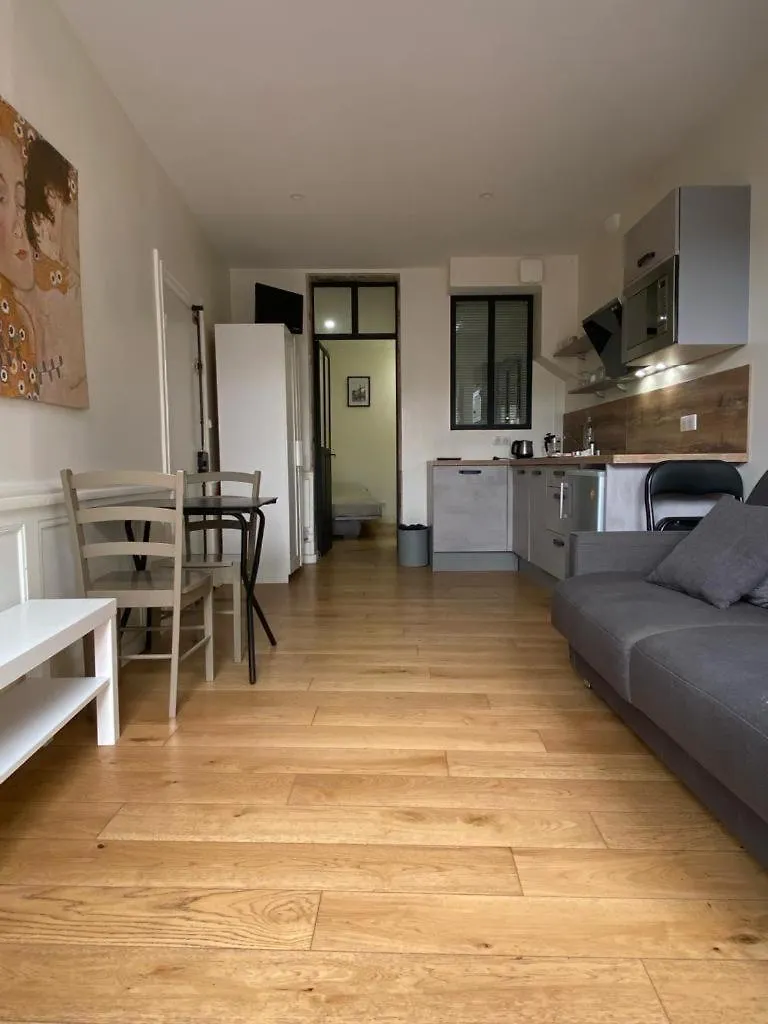 Lyon Standing Historic City Apartment 0*,