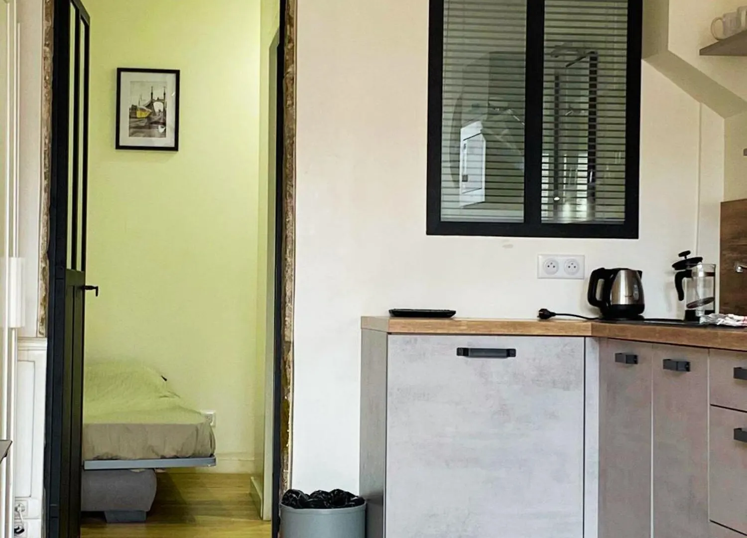 Lyon Standing Historic City Apartment